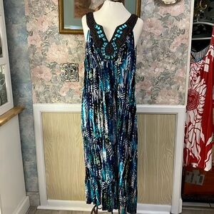 Beautiful long sleeveless plus size 3X dress by NY collection woman